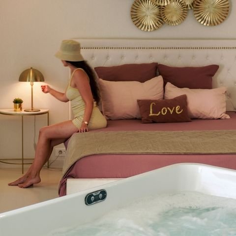 Suite à l'ambiance chaleureuse et cosy, idéale pour un séjour romantique